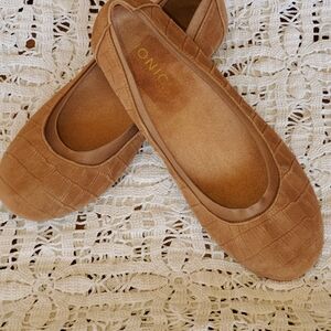 Vionic Women's Croc-Embossed Brown Flats